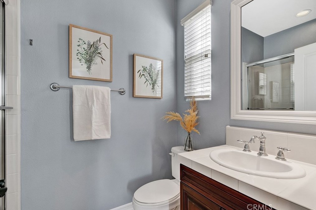 106 Symphony, Irvine CA  92603-0689 exterior