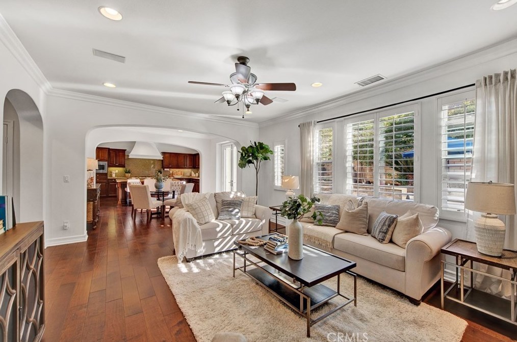 106 Symphony, Irvine CA  92603-0689 exterior