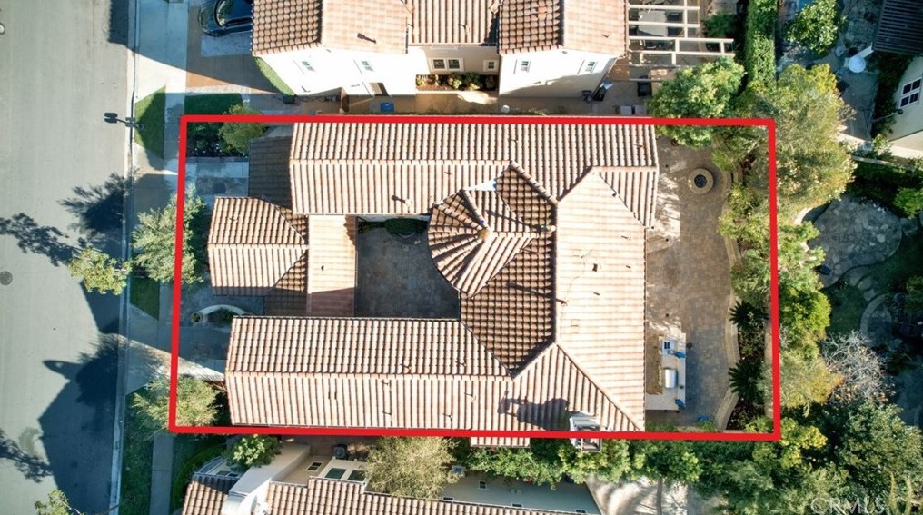 106 Symphony, Irvine CA  92603-0689 exterior