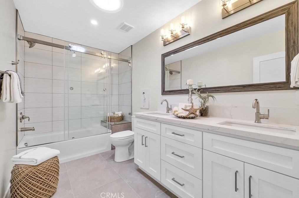 375 19th St, Costa Mesa CA  92627-2349 exterior