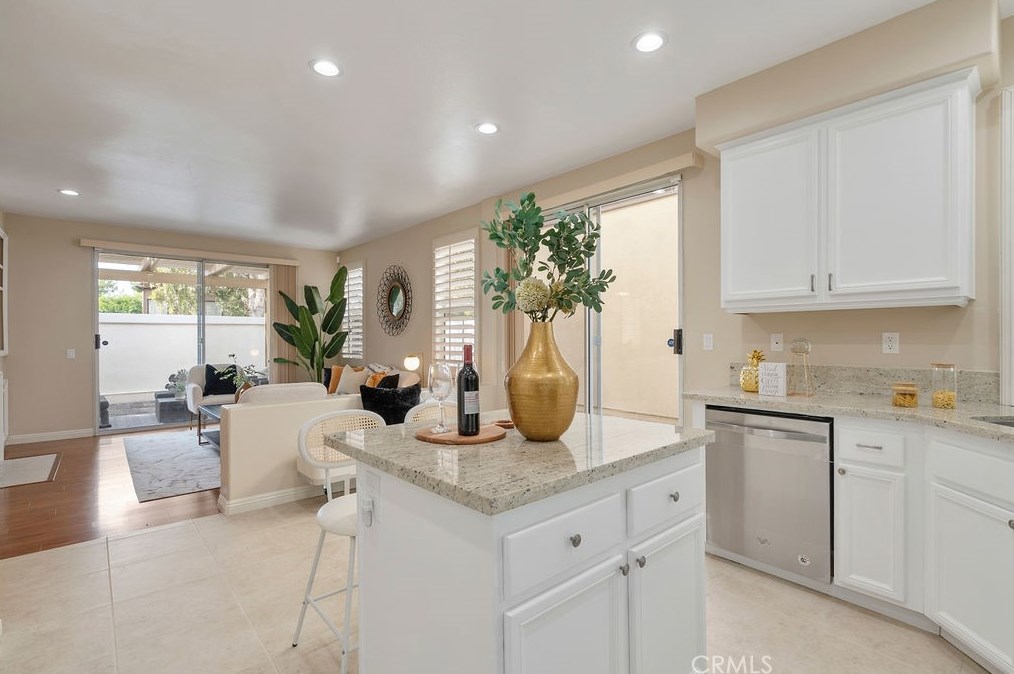 1 Del Sonterra, Irvine CA  92606-8861 exterior