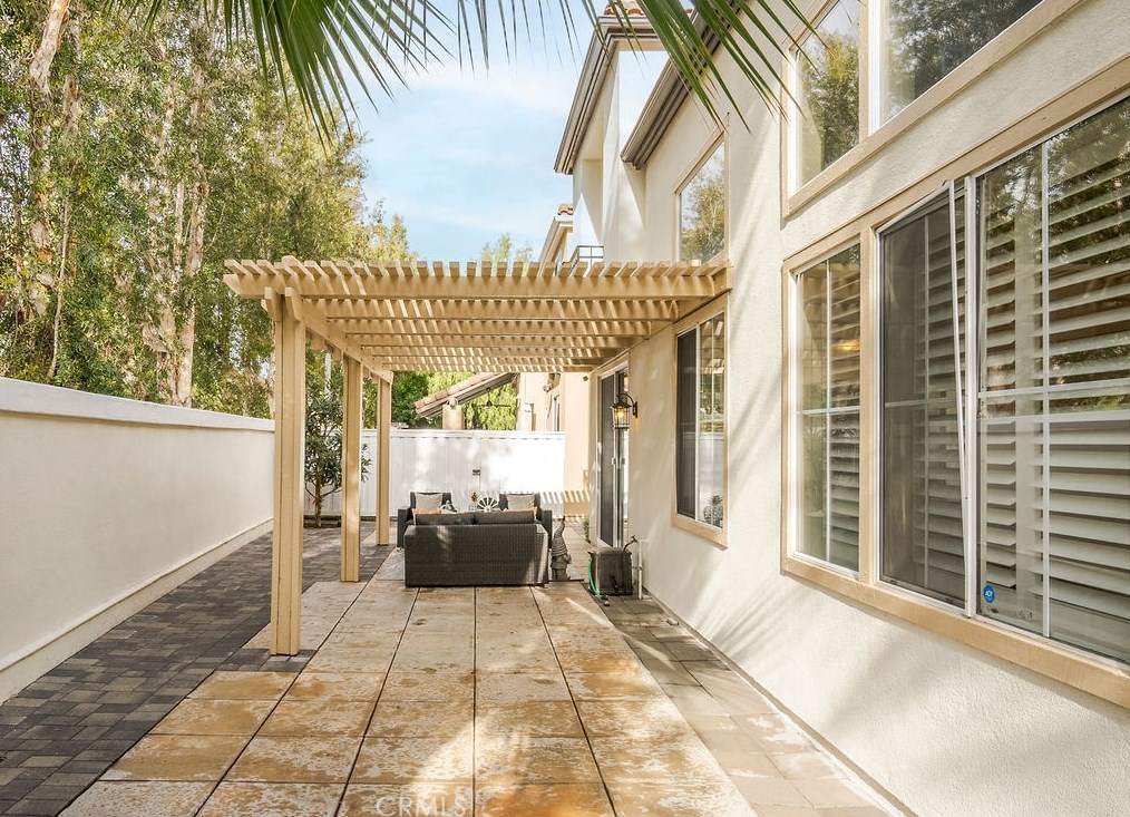 1 Del Sonterra, Irvine CA  92606-8861 exterior