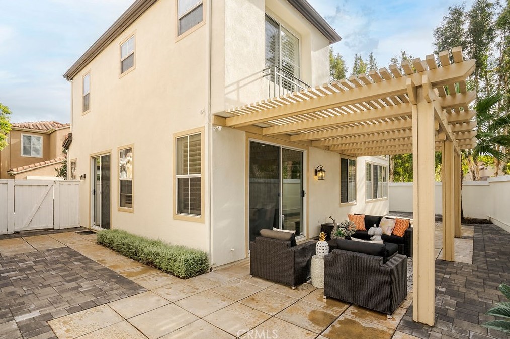 1 Del Sonterra, Irvine CA  92606-8861 exterior