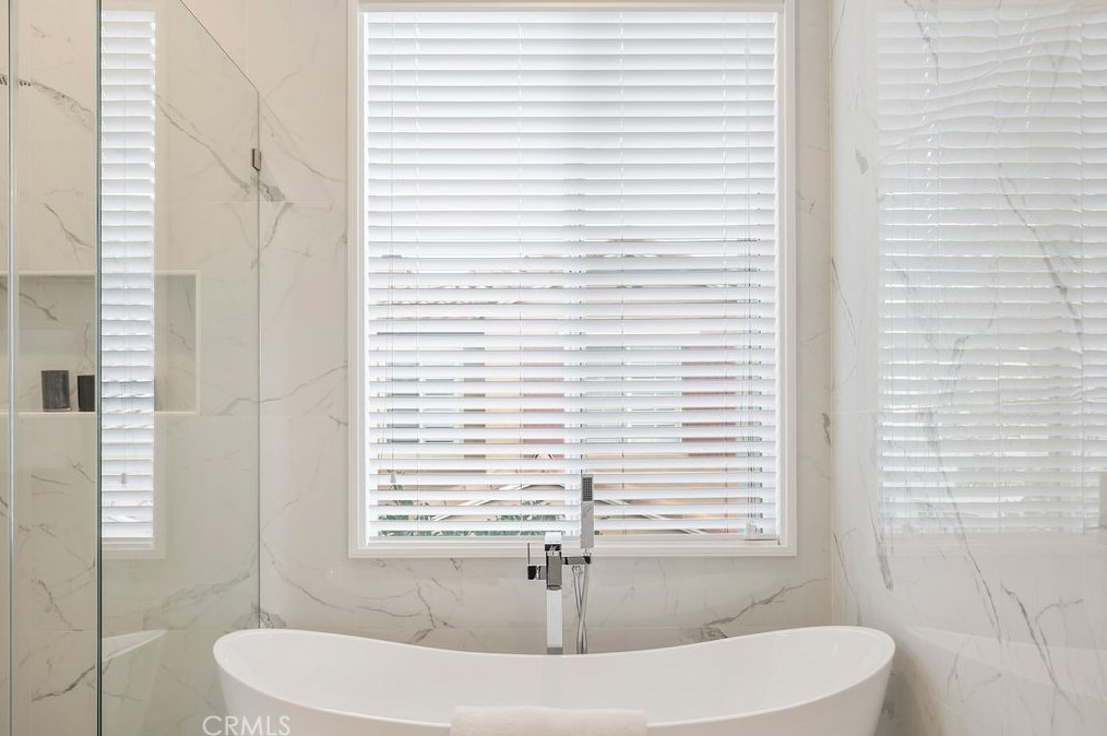 1 Del Sonterra, Irvine CA  92606-8861 exterior