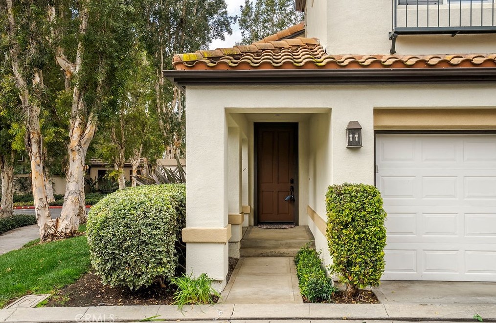 1 Del Sonterra, Irvine CA  92606-8861 exterior