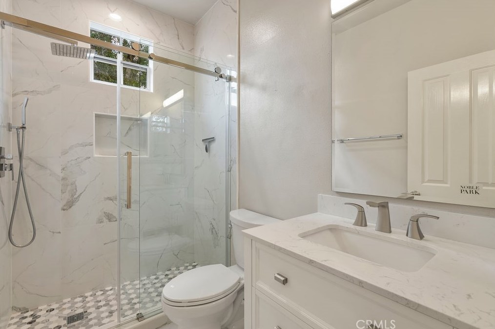 1 Del Sonterra, Irvine CA  92606-8861 exterior