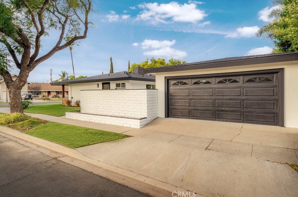 13692 Rosalind Dr, Tustin CA  92780-1925 exterior