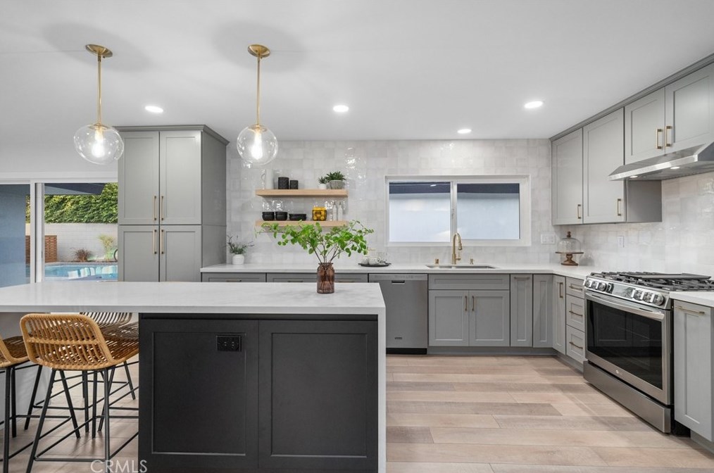 13692 Rosalind Dr, Tustin CA  92780-1925 exterior