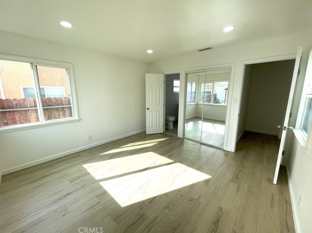 1946 80th St, Los Angeles CA  90047-2636 exterior