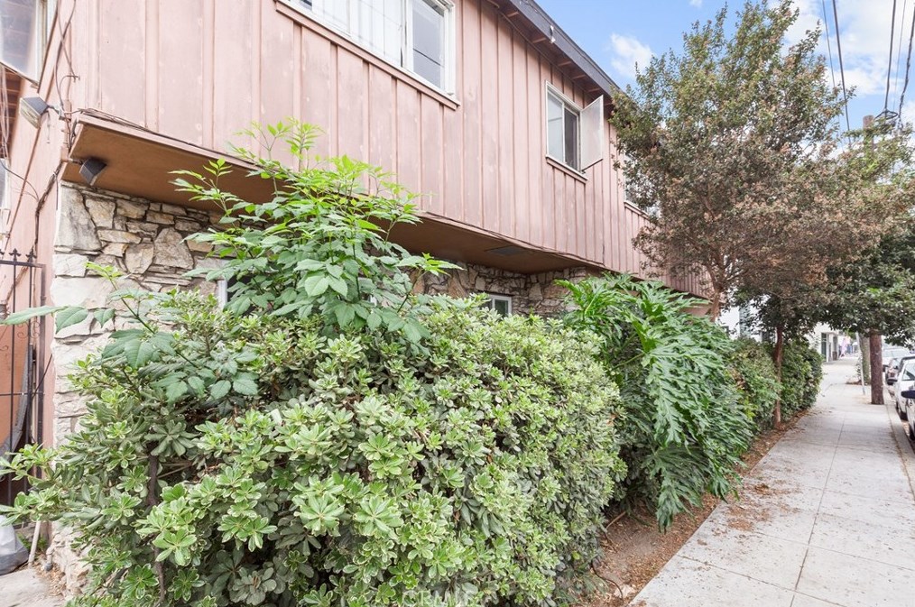 1250 4th St, Long Beach CA  90802-1838 exterior