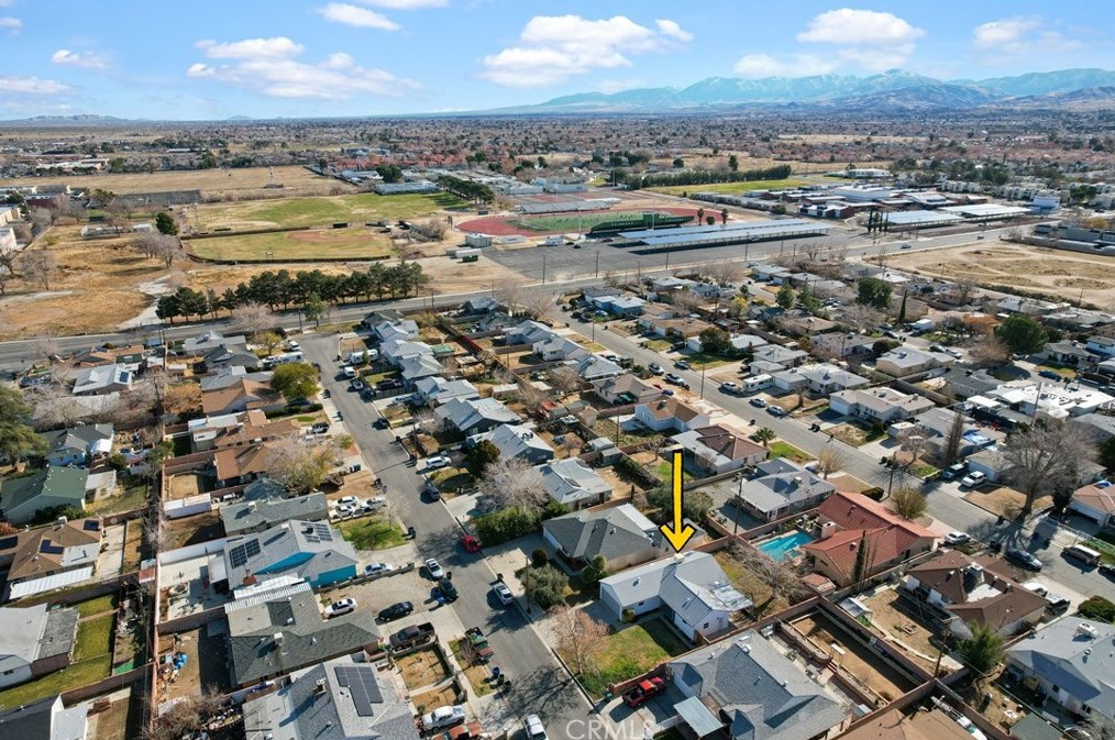 1814 Avenue, Palmdale CA  93551-2251 exterior