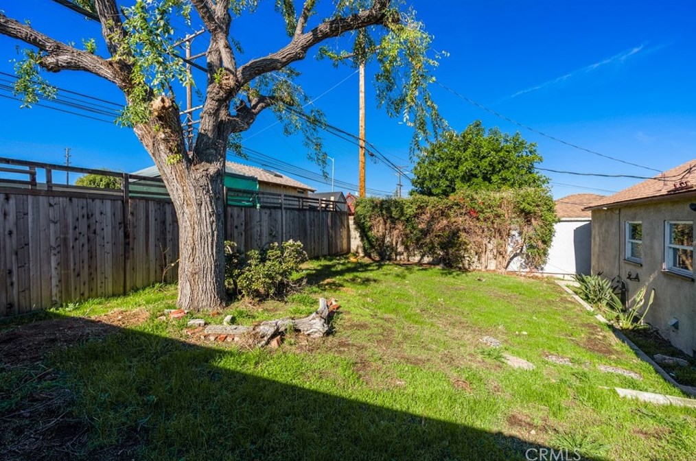 7833 Naylor Ave, Los Angeles CA  90045-3918 exterior