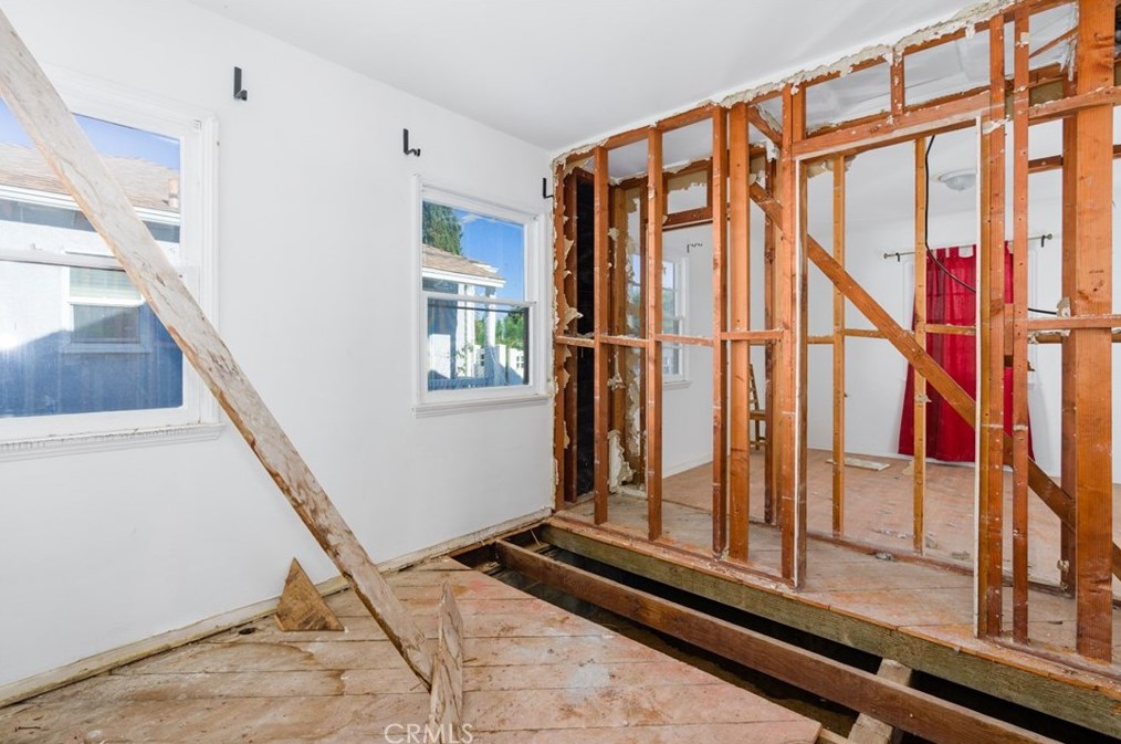 7833 Naylor Ave, Los Angeles CA  90045-3918 exterior