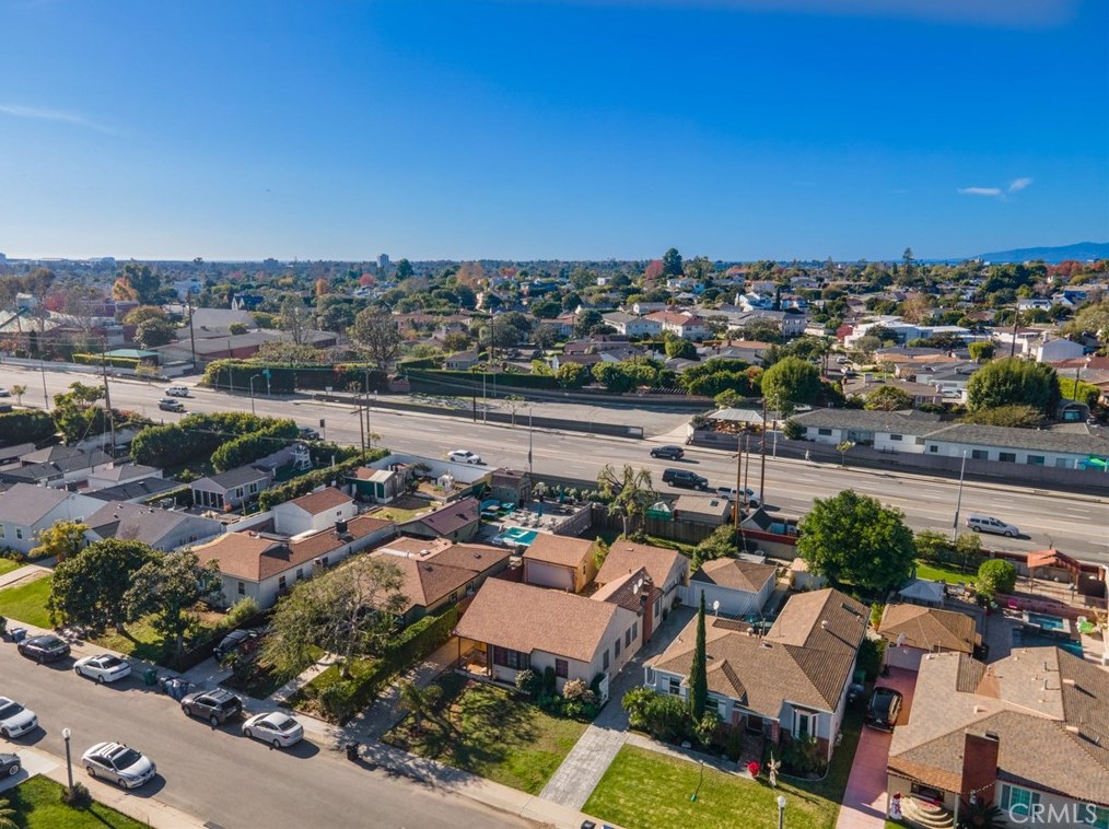 7833 Naylor Ave, Los Angeles CA  90045-3918 exterior