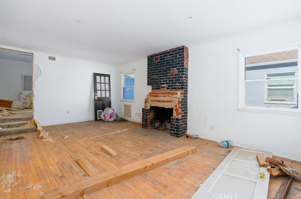 7833 Naylor Ave, Los Angeles CA  90045-3918 exterior