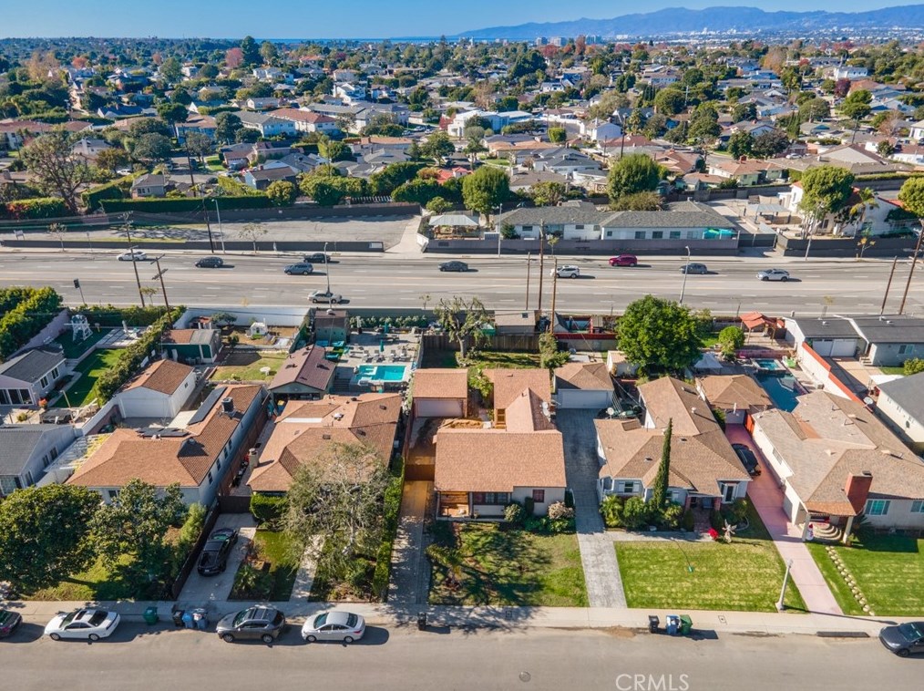 7833 Naylor Ave, Los Angeles CA  90045-3918 exterior