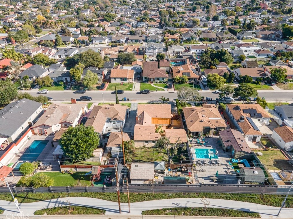 7833 Naylor Ave, Los Angeles CA  90045-3918 exterior