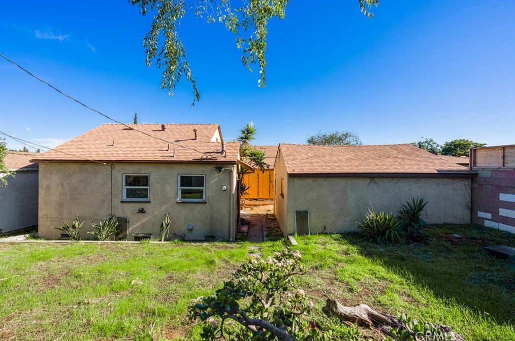 7833 Naylor Ave, Los Angeles CA  90045-3918 exterior