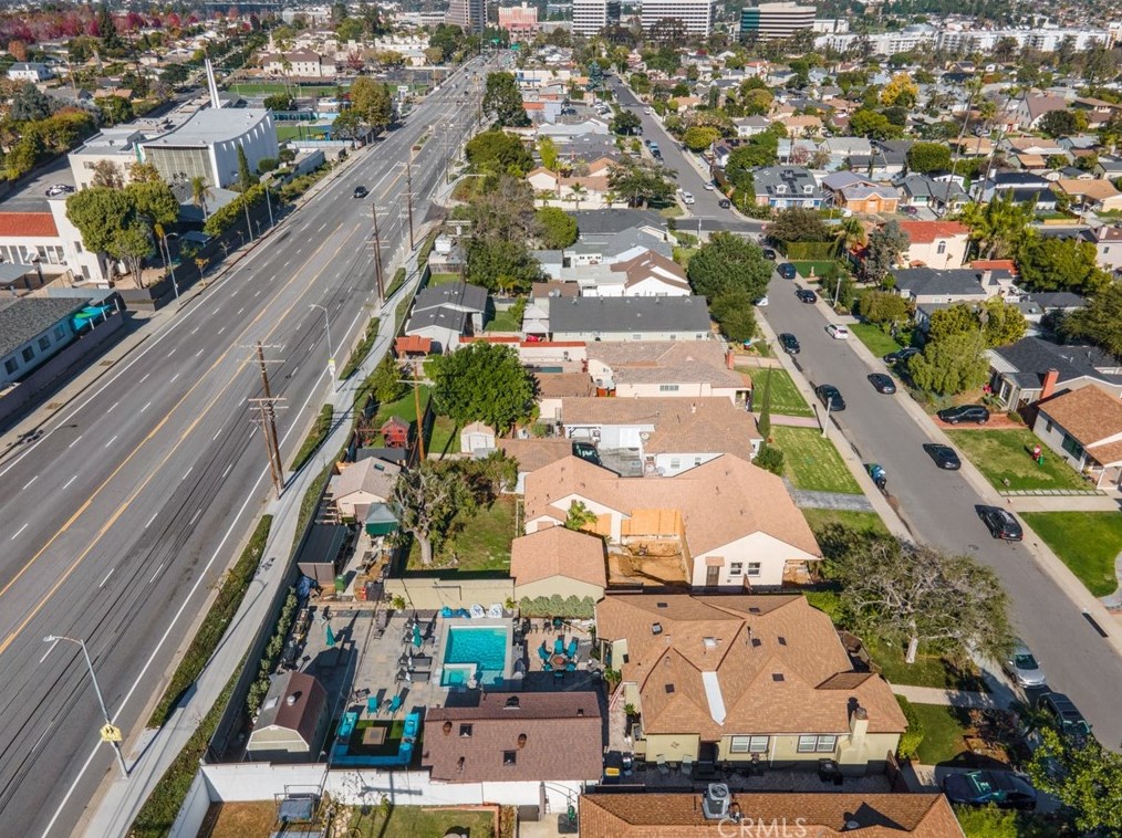 7833 Naylor Ave, Los Angeles CA  90045-3918 exterior