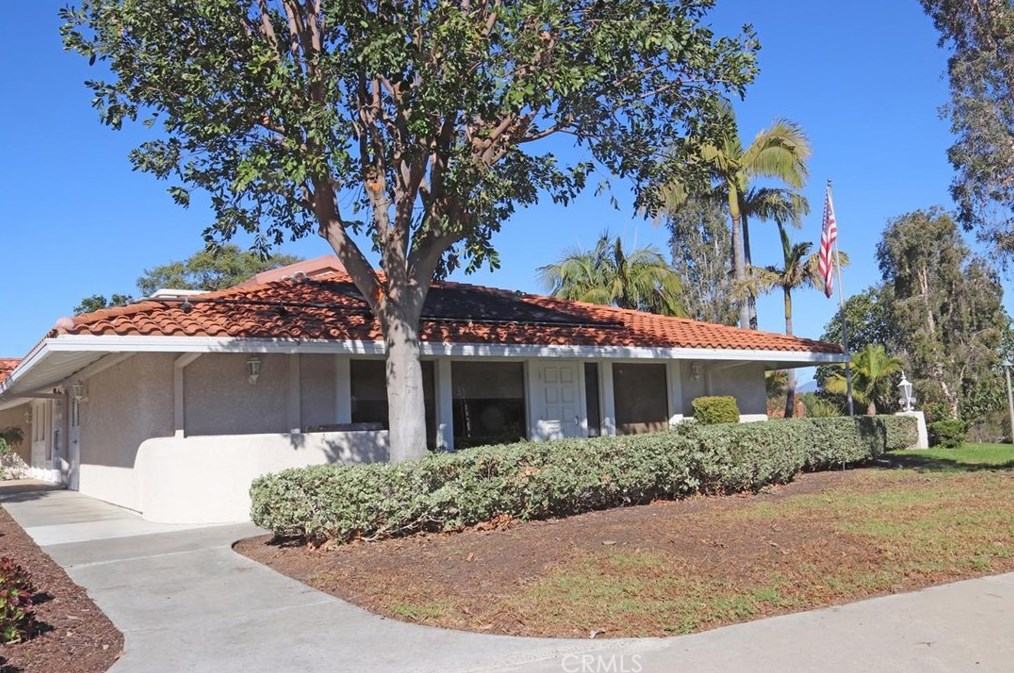 5351 Algarrobo, Laguna Beach CA  92637-2566 exterior