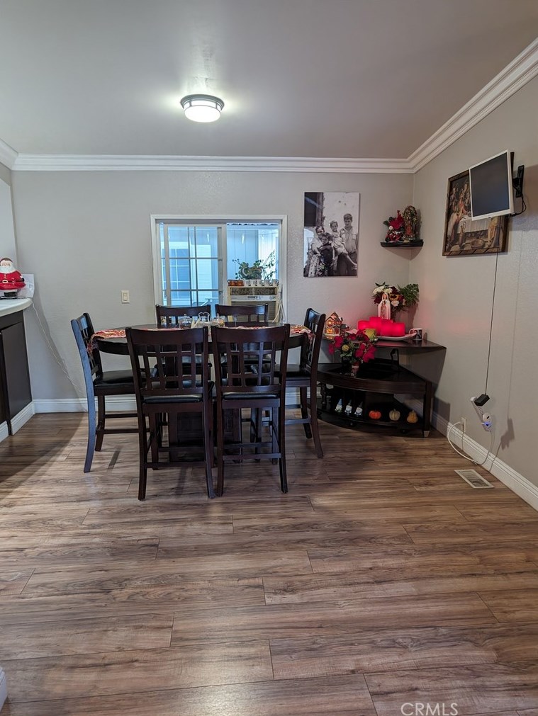 226 Green Dr, Santa Ana CA  92703-1720 exterior