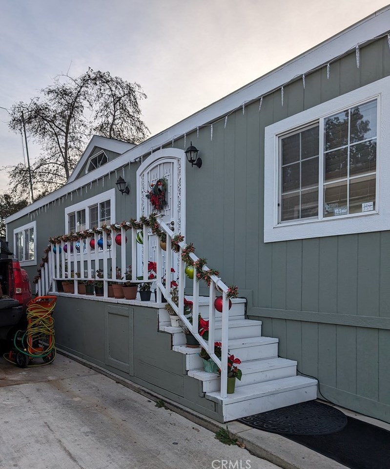 226 Green Dr, Santa Ana CA  92703-1720 exterior