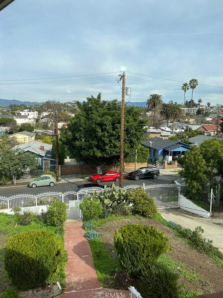 2614 Kent St, Los Angeles CA  90026-3806 exterior