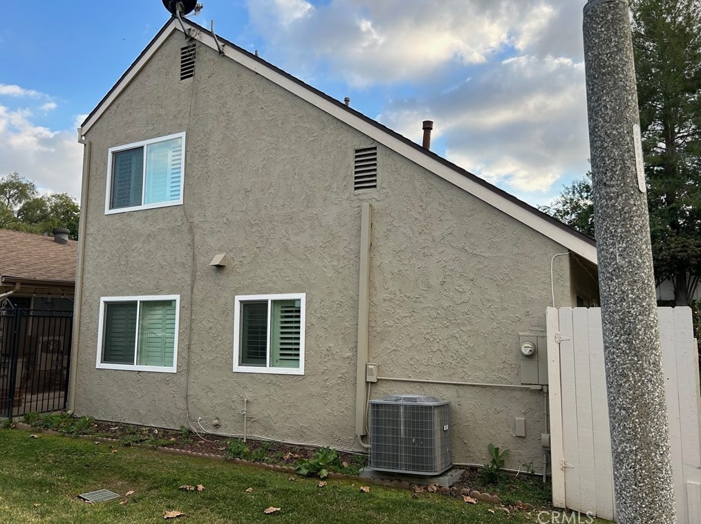 2805 Gingerwood Cir, Fullerton CA  92835-2343 exterior