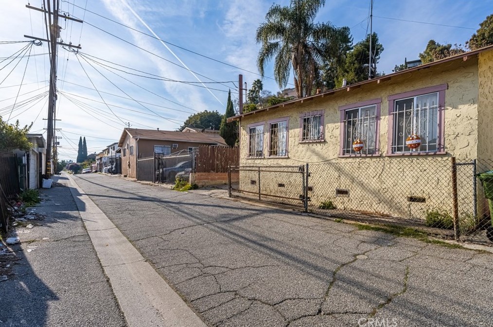5102 Ithaca Ave, Los Angeles CA  90032-3353 exterior