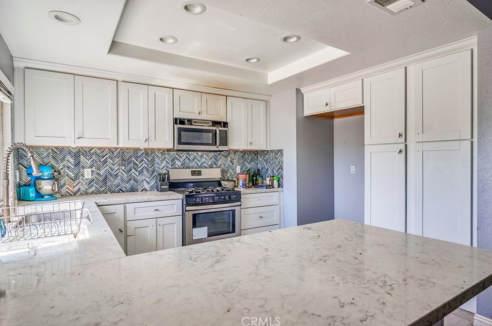 14561 Coalinga Rd, Victorville CA  92392-9617 exterior