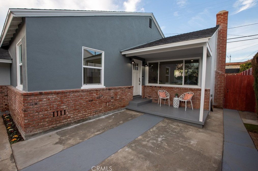 2319 117th St, Hawthorne CA  90250-1996 exterior