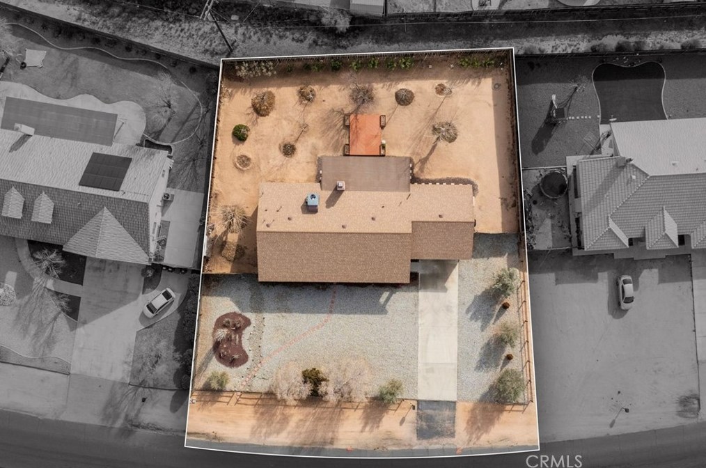 19823 Shoshonee Rd, Apple Valley CA  92307-5554 exterior