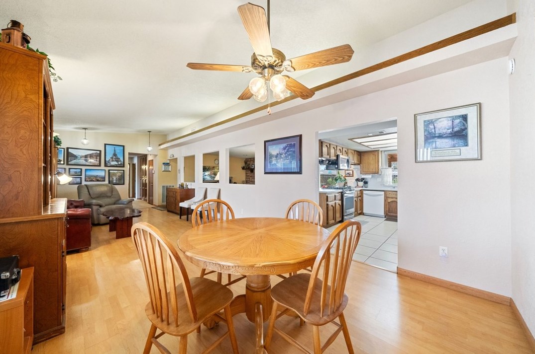 19823 Shoshonee Rd, Apple Valley CA  92307-5554 exterior