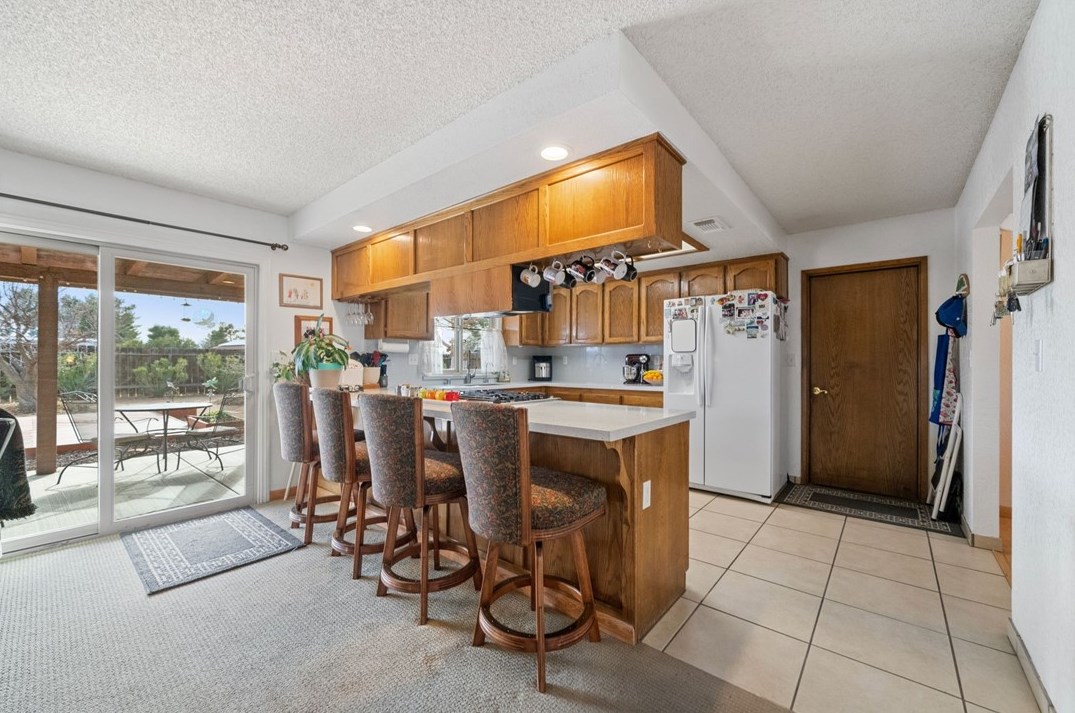 19823 Shoshonee Rd, Apple Valley CA  92307-5554 exterior