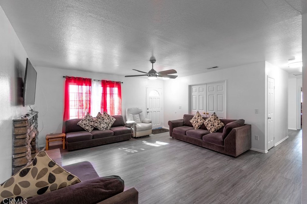 16060 Miller Ave, Fontana CA  92336-1848 exterior