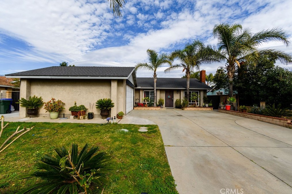 16060 Miller Ave, Fontana CA  92336-1848 exterior