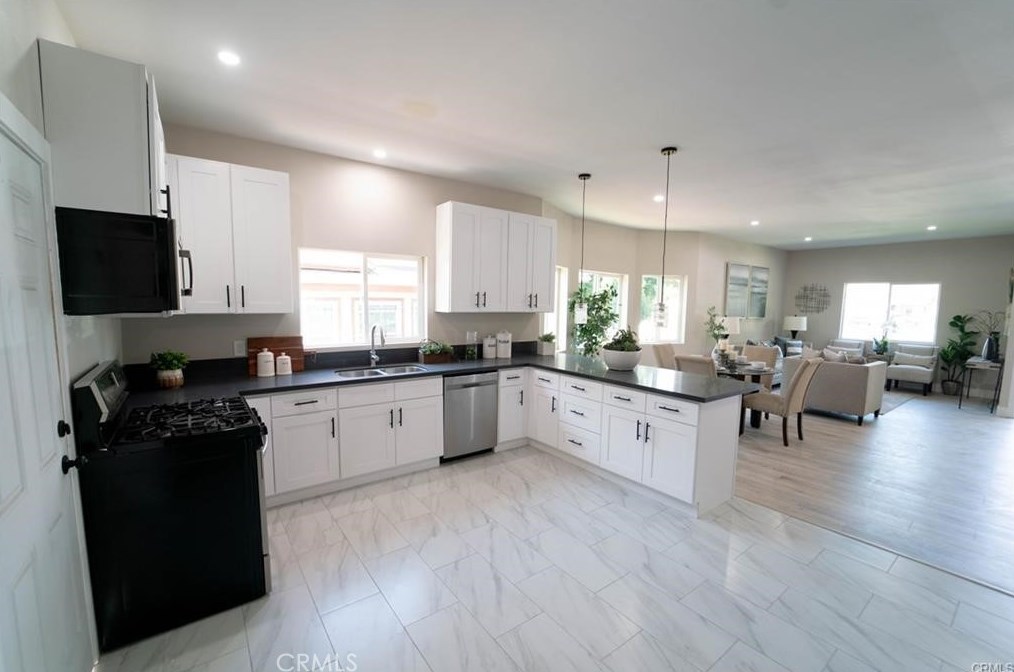 1136 50 St, Los Angeles CA  90011-4245 exterior