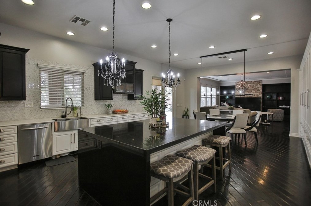 16622 Catalonia Dr, Riverside CA  92504-8701 exterior