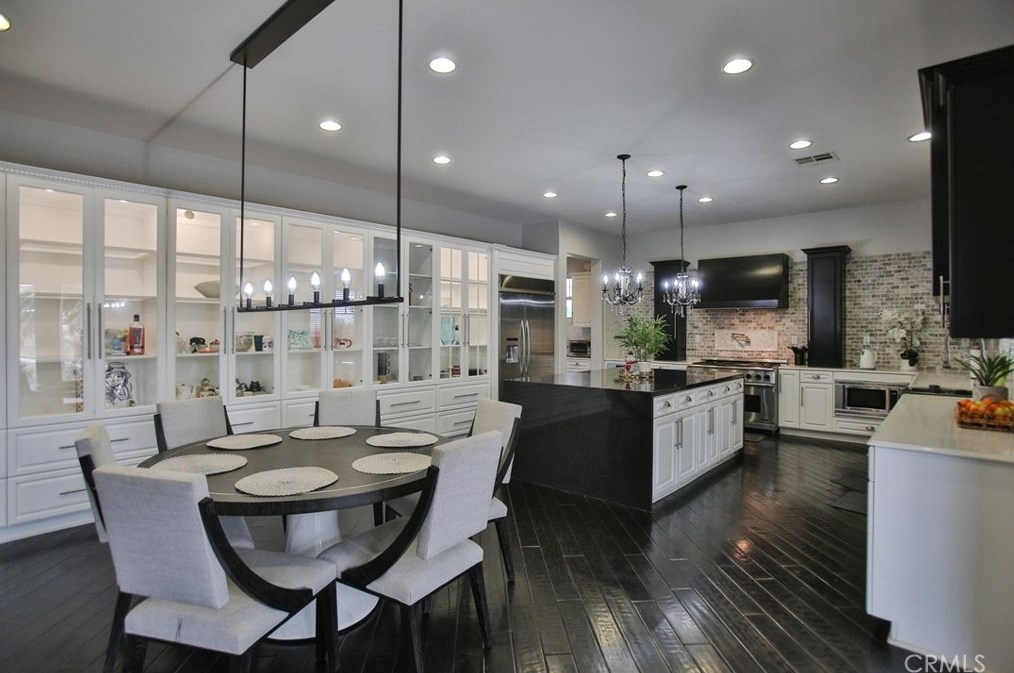 16622 Catalonia Dr, Riverside CA  92504-8701 exterior