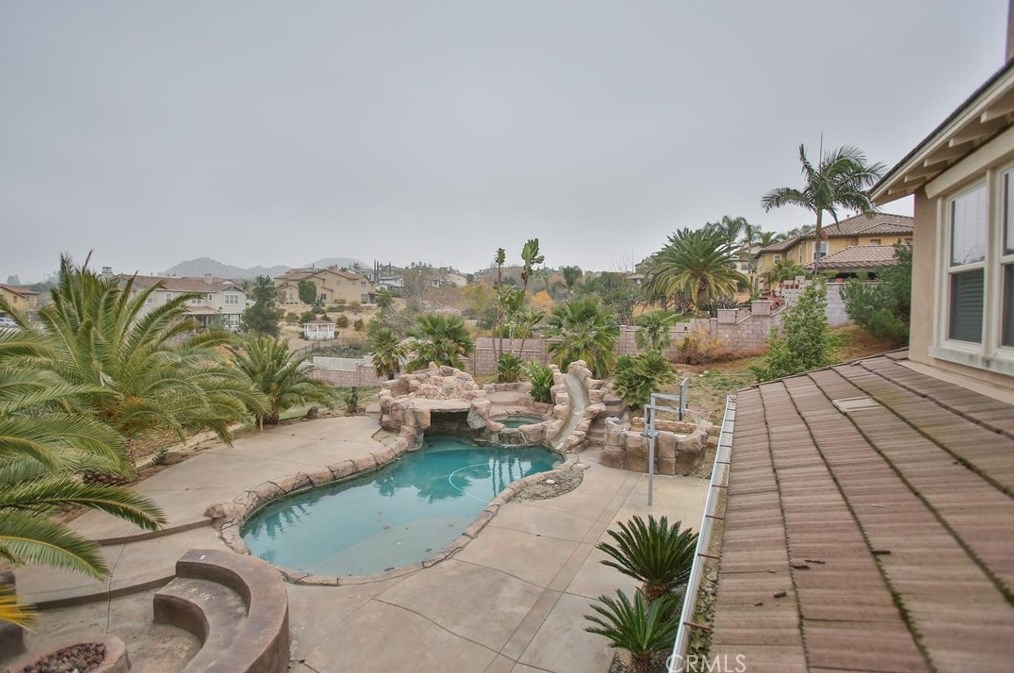 16622 Catalonia Dr, Riverside CA  92504-8701 exterior