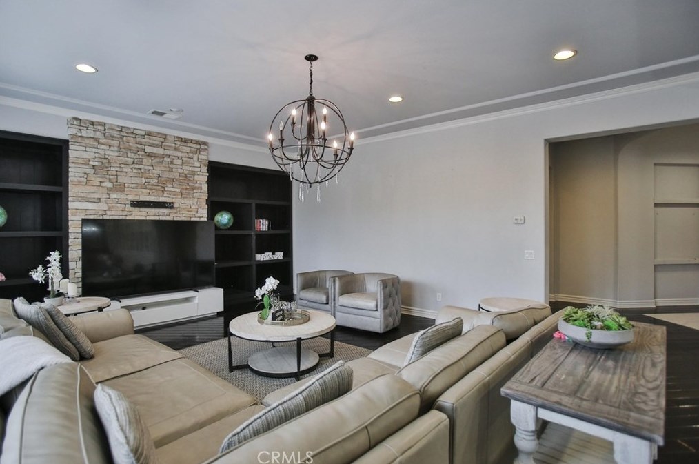 16622 Catalonia Dr, Riverside CA  92504-8701 exterior