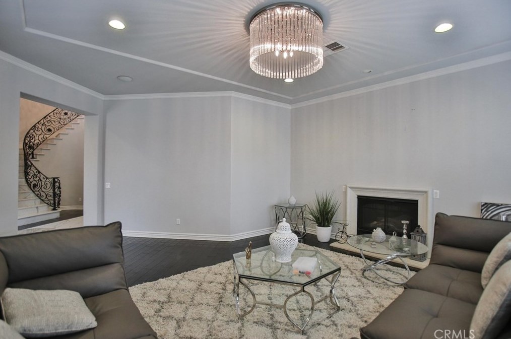 16622 Catalonia Dr, Riverside CA  92504-8701 exterior