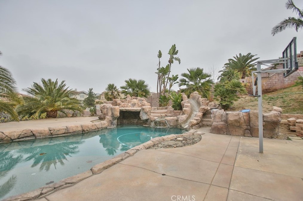 16622 Catalonia Dr, Riverside CA  92504-8701 exterior