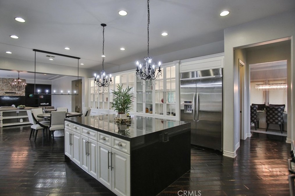 16622 Catalonia Dr, Riverside CA  92504-8701 exterior