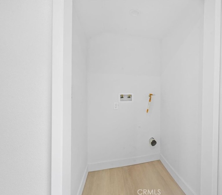 7411 Stanford Ave, Los Angeles CA  90001-2337 exterior