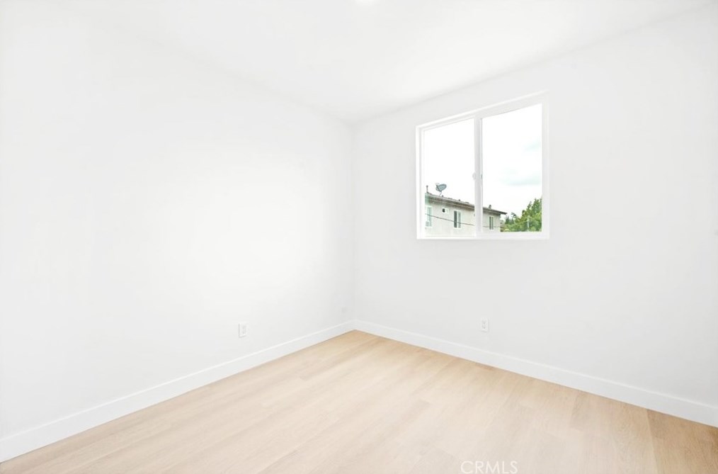 7411 Stanford Ave, Los Angeles CA  90001-2337 exterior