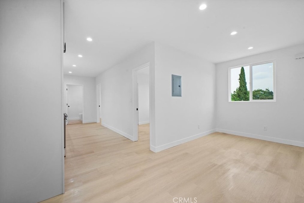7411 Stanford Ave, Los Angeles CA  90001-2337 exterior