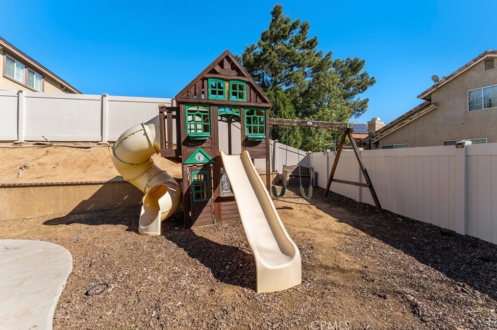 10200 Via Pescadero, Moreno Valley CA  92557-2743 exterior