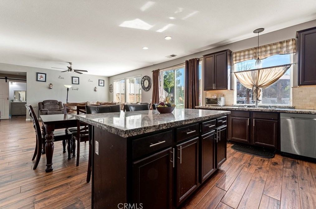 10200 Via Pescadero, Moreno Valley CA  92557-2743 exterior