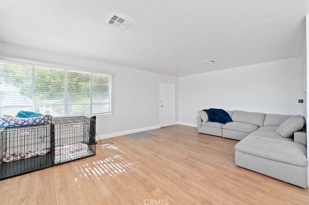 5965 Mountain View Ave, Riverside CA  92504-1572 exterior